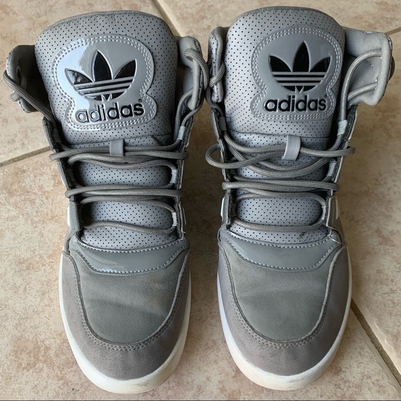 Adidas mens sneakers size 8.5US - Picture 2 of 6